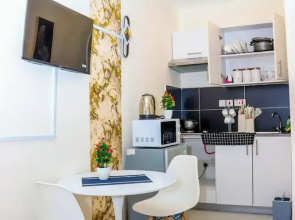 Peaceful And Unique Studio Jkia Airport Stay