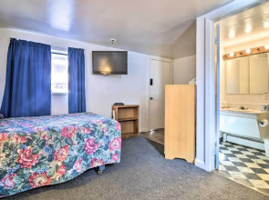 Vacation Rental in Loveland 1 Mi to Downtown!