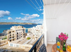 Seashells Apartment with sea view terrace with romantic sunsets