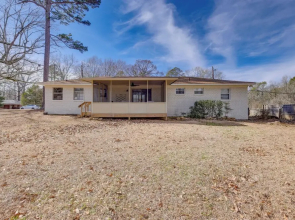 10 Mi to Uab: Inviting Home w/ Free Parking & Wifi