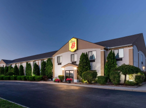 Super 8 by Wyndham Goshen