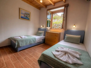 Stone Villa II in Petres