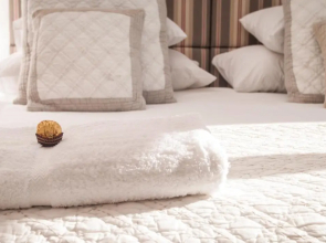 Malindila Apartment & House