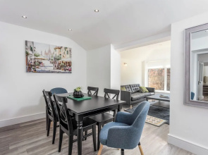 St Meddans Mews - Donnini Apartments