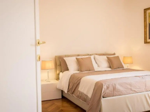 Rental in Rome Colosseo View Luxury