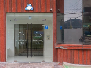 Bluefrog Hotel