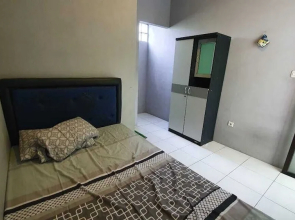 OYO 1599 Naz Guesthouse Syariah