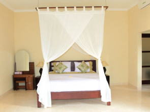 Bintang Beach Villas