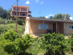 Takis & Eirini Family Apartments