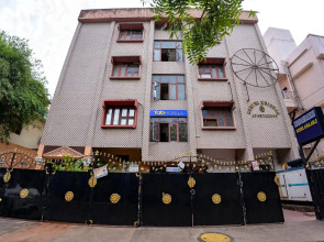 OYO 73610 Home Tree Service Apartment