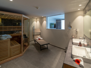 Hotel & LOUNGE LAGO MAGGIORE