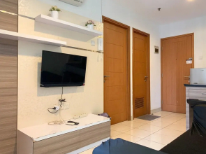 Warm And Cozy 2Br At Cinere Bellevue Suites Apartment