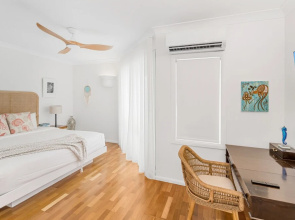 Belle Escapes - Sapphire Suite Absolute Beachfront Alamanda Resort 17