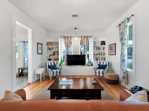 Stunning Home With Hot Tub & Grill Just 2 Blks From Main St!
