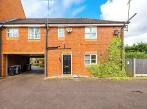 11 Salisbury Close
