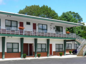 Travelers Inn