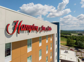 Hampton Inn & Suites Nashville North Skyline