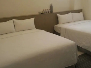 Reef Hostel