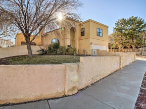 Albuquerque Home w/ Spacious Yard & Fire Pit!