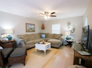 Sunny Daze Walk to Beach 2 Decks Pet Friendly