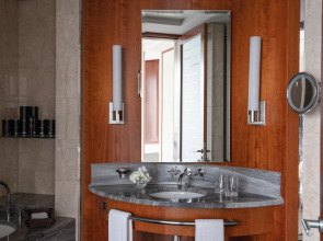 Jumeirah Emirates Towers Dubai