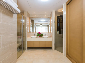 Yalong Bay LanSeJiaRi Villa Aprtment