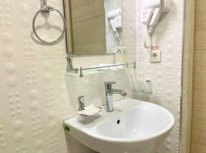 Aks Hotel