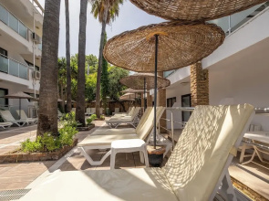 Tropic Beach Club Side