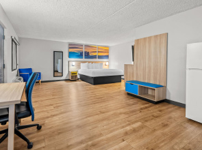 Days Inn by Wyndham Buena Park