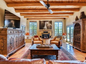 Los Valverde - Exclusive Luxury Home, Unsurpassed Views, Pool and Hot Tub!