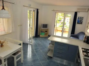 Apartments Dakrijus