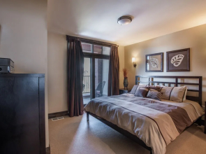 Village View, Townhouse | Fireplace at Parry Peak Lofts (Premium-Rated Condo 106)