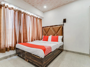OYO 79906 Hotel Sun View
