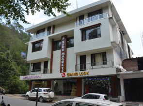 OYO 7094 Hotel Blue Magnets