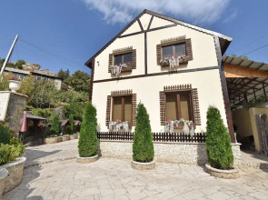 Li-Em Fauna Hostel