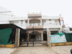 OYO 45552 Central Hotel