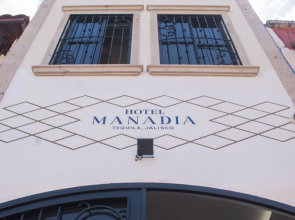 Hotel Manadia
