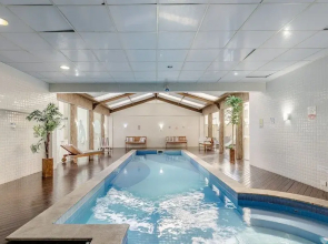 Studio in Condominium With Pool and Gym Nwc1510