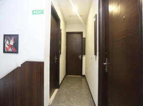 The Metropolis Guest House Near RK Ashram Metro Station
