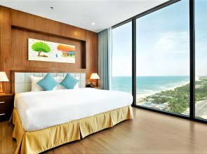 Yarra Ocean Suites Danang