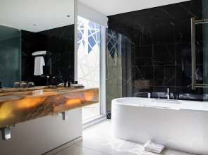 The Capital 15 on Orange Hotel & Spa