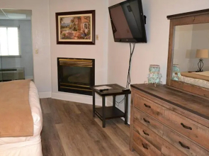 River Place Condos 409 1BD, 2Bath