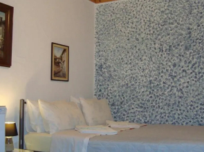 Old Town Traditional Residence