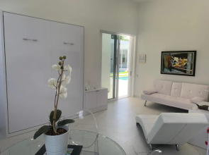 Men Only Clothing Optional Guesthouse near Wilton Manors