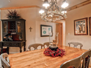 Highlands Westview by East West Hospitality