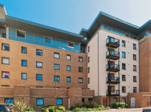 This fantastic 3 bed ground floor apartment has private parking too!