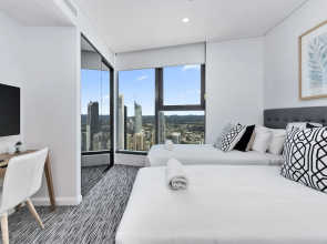 Ocean Surfers Paradise - GCLR