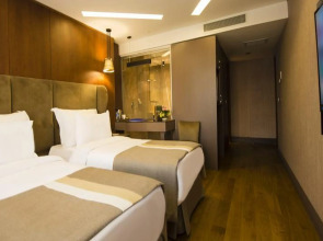 Blueway Hotel Historical
