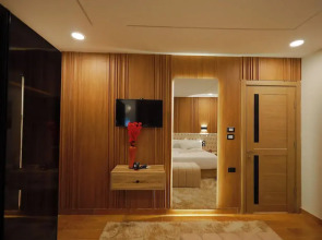 The Muse Pyramids INN