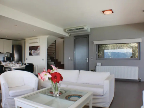 Beautiful Home in Perdika With 4 Bedrooms, Wifi and Outdoor Swimming Pool